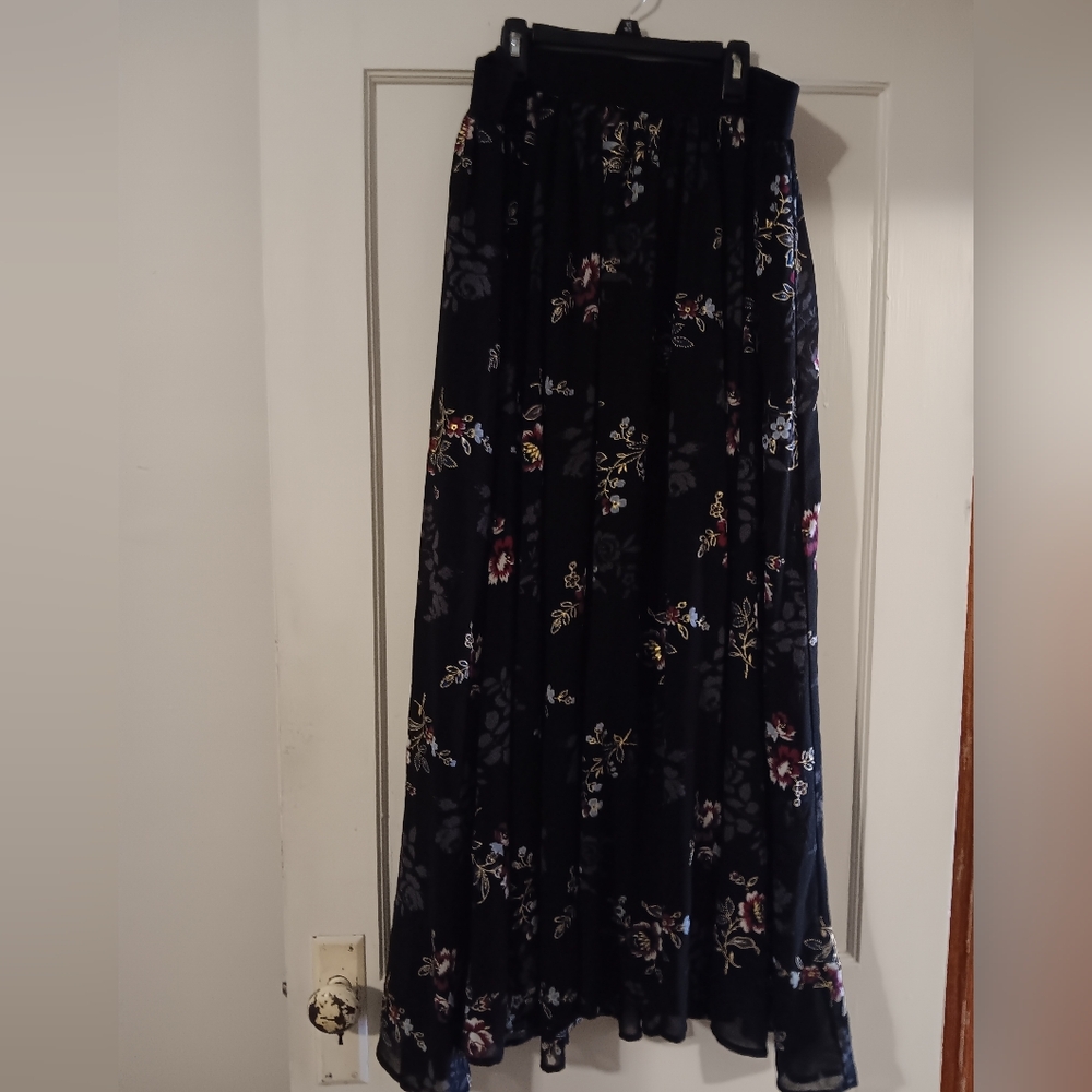 Torrid Floral Skirt Size1